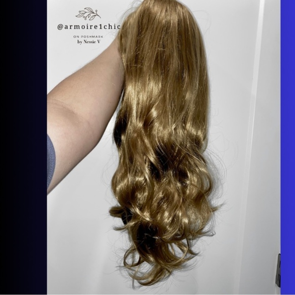 WIG | Long Honey Blonde Synthetic Hair | Halloween Costume Accessory